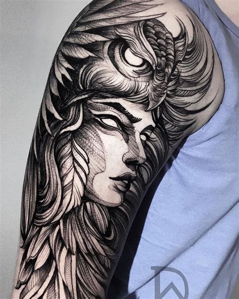 Significado del tatuaje de Atenea